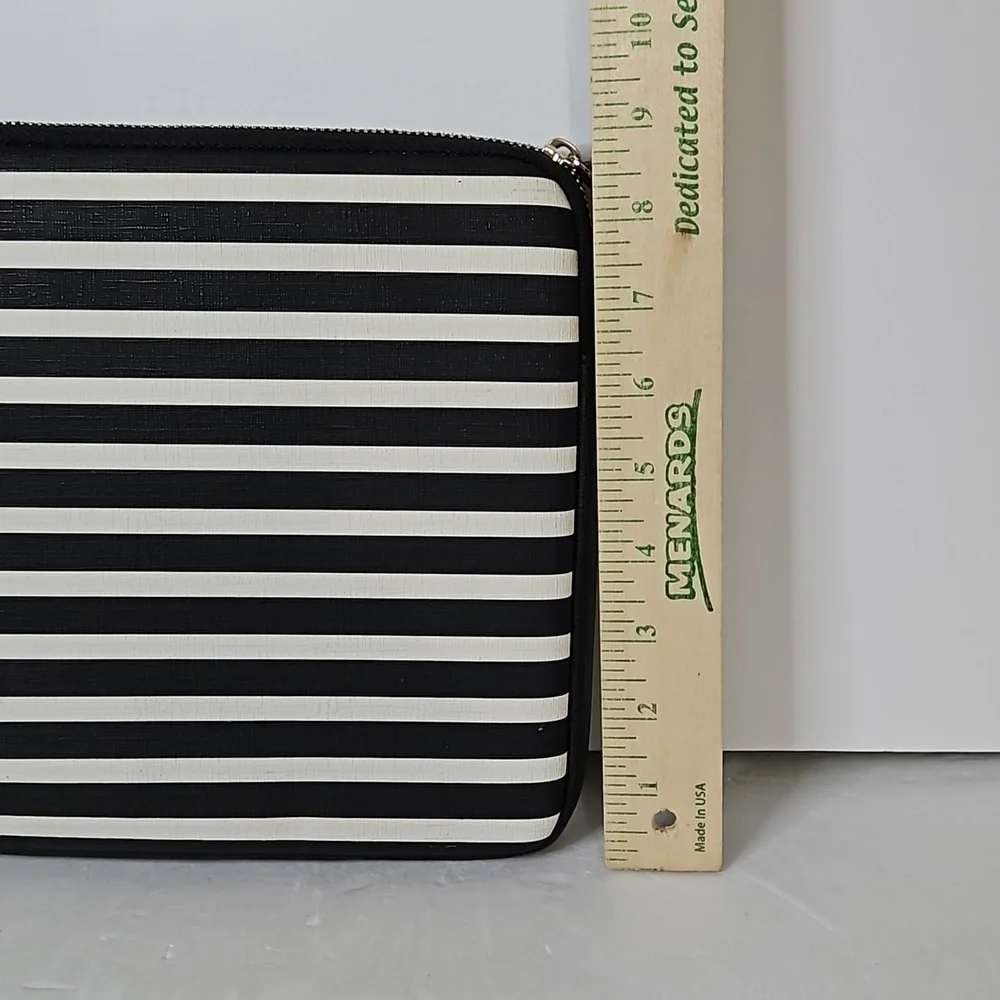 Kate Spade  New York  padded Laptop/ Tablet Case Black and White  Strip  Pre-